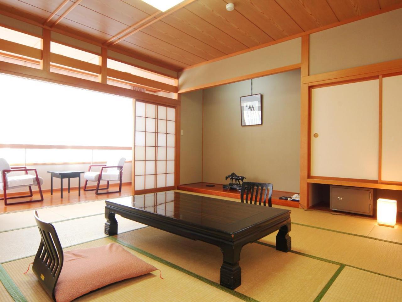ホテルKoshijisou 新潟市 エクステリア 写真